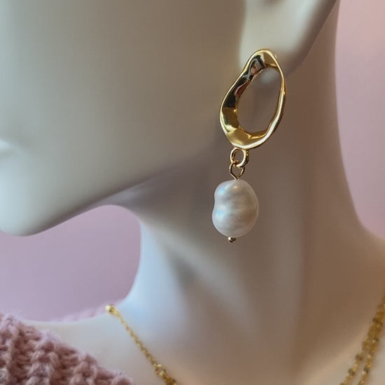 Freshwater Pearl Hoop earrings