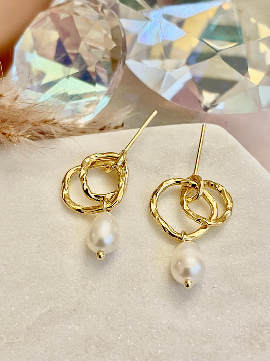 freshwater pearl earrings