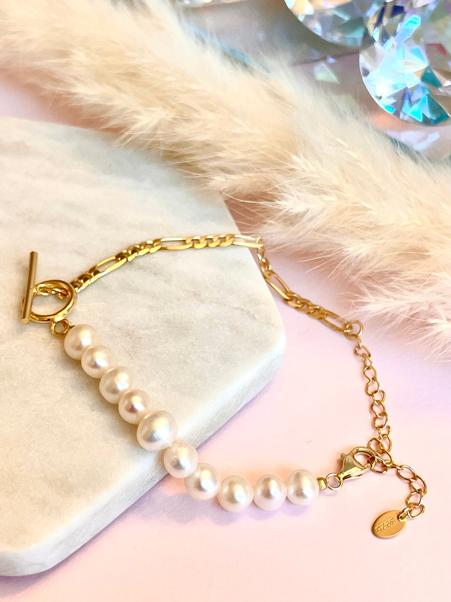 Pearl Toggle Bar Bracelet